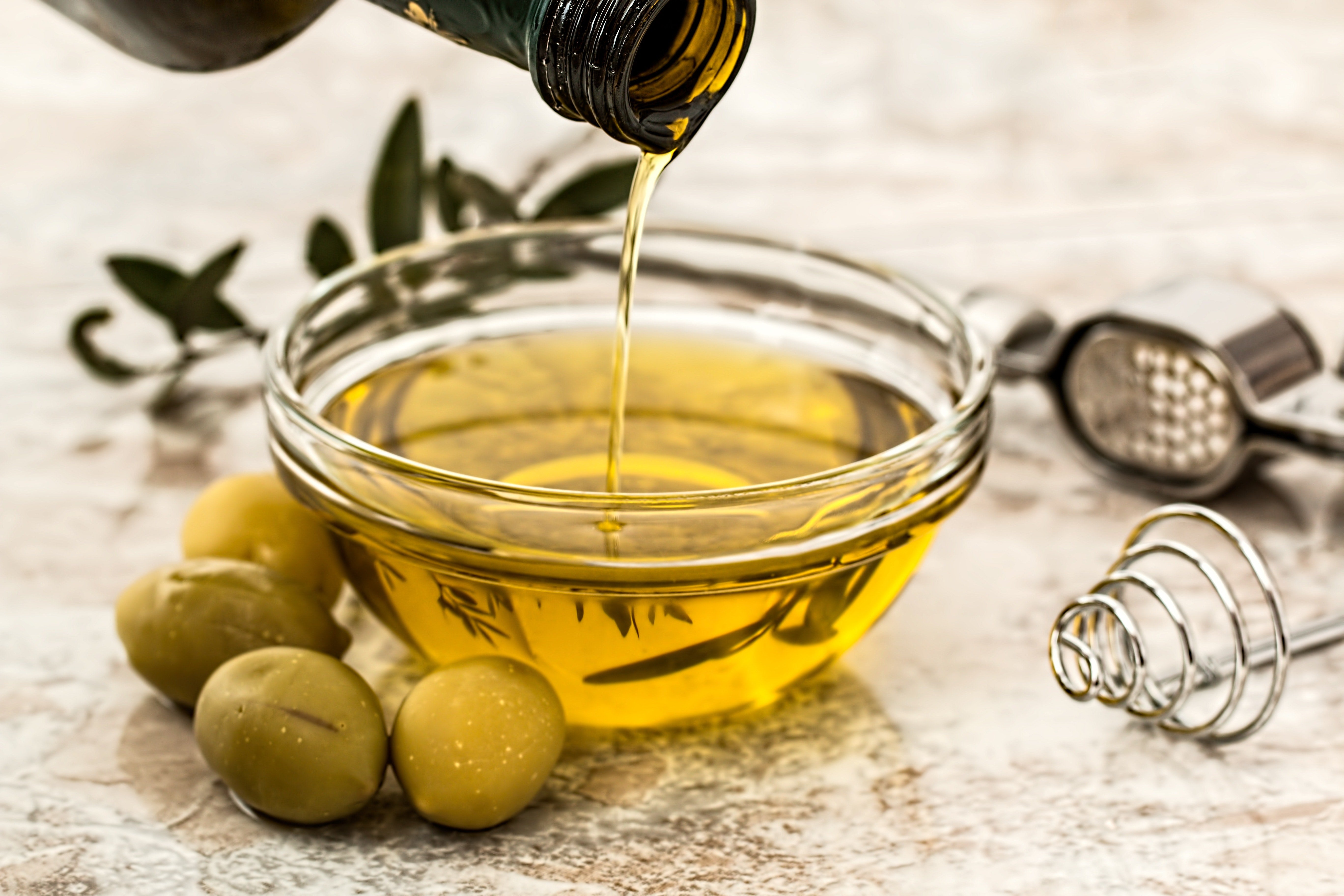 4 Ways in Which MCT Oil Can Improve Your Health – Wellbeing Nutrition
