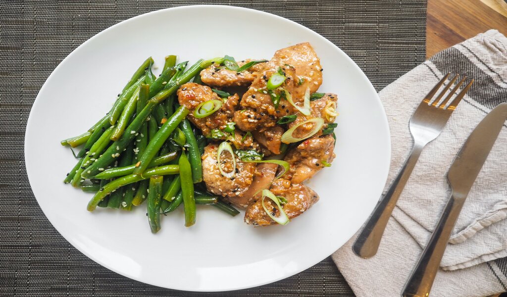 Does Meal Timing Play a Role in Improving Nutritional Intake?