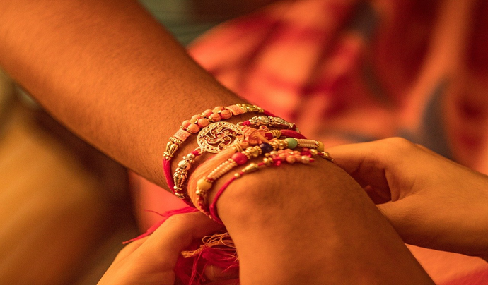 This Raksha Bandhan, Gift Your Sibling A Bundle of Good Health and Wellbeing