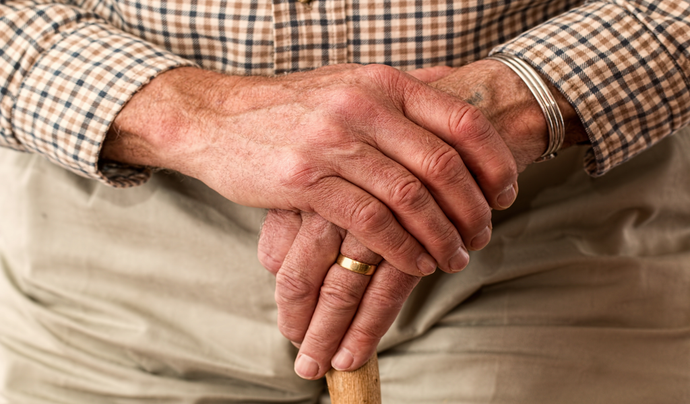 5 Ways the Elderly Can Strengthen Their Bone and Gum Health